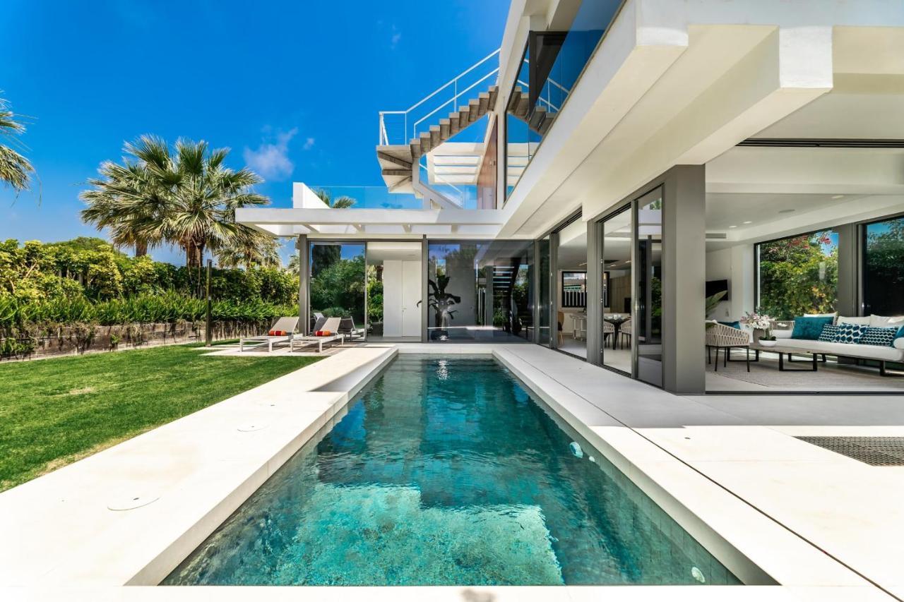 All About Villa Gladiolo Marbella Bagian luar foto