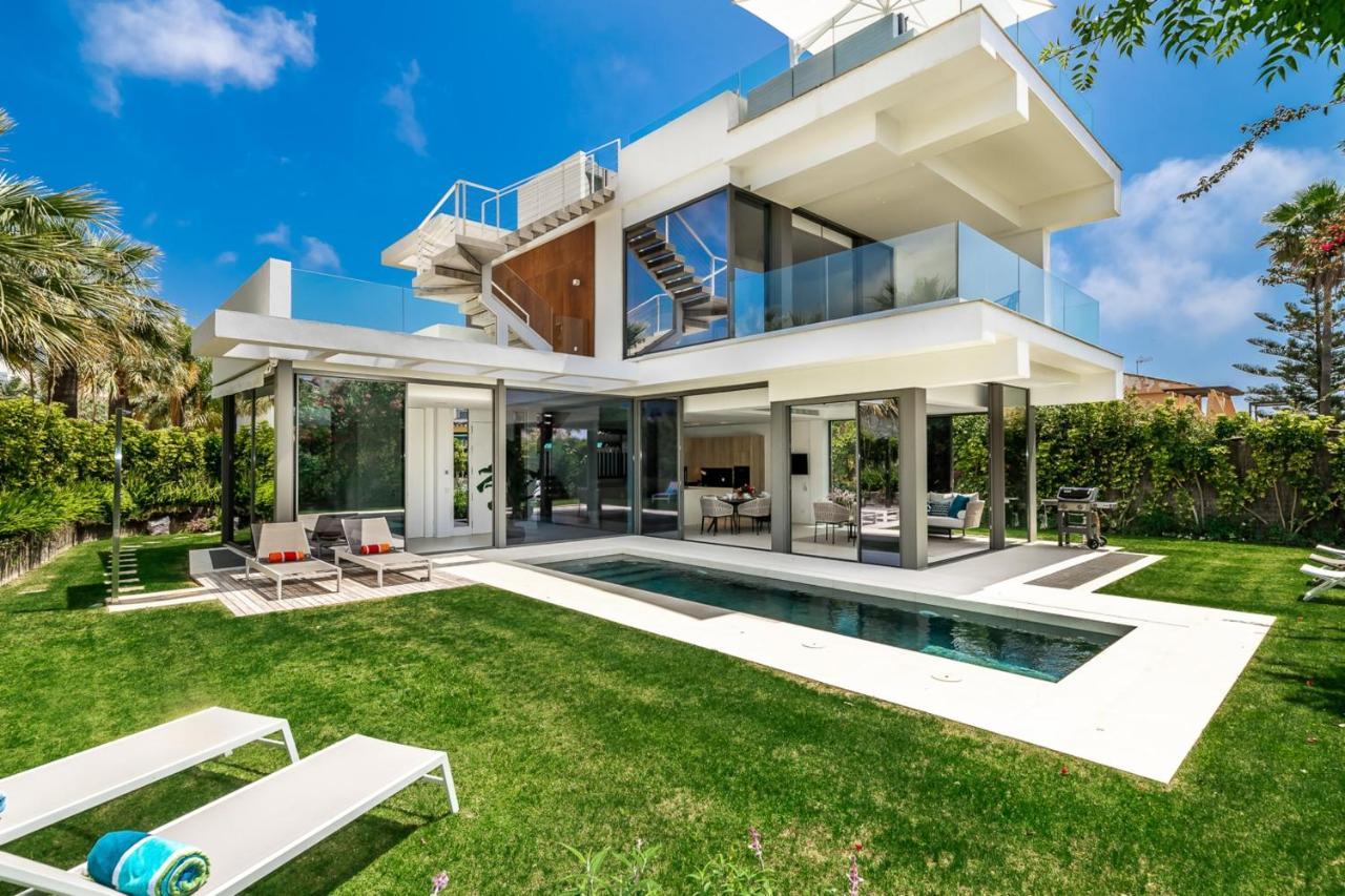 All About Villa Gladiolo Marbella Bagian luar foto