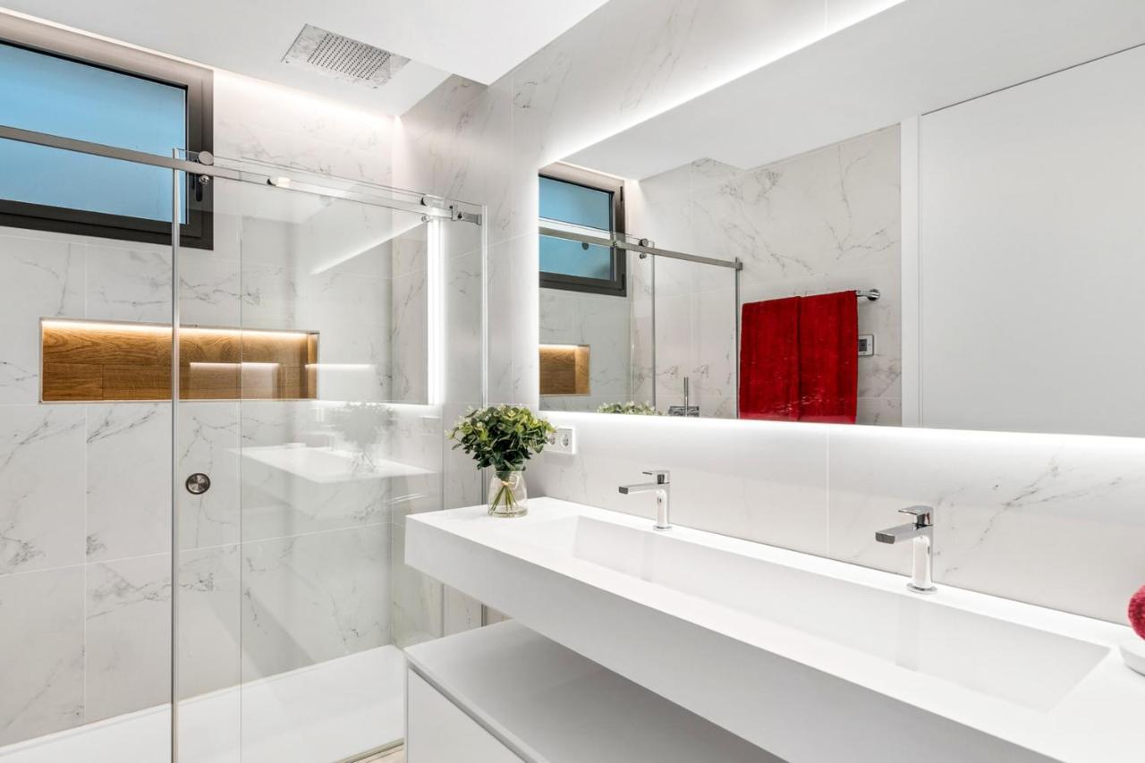 All About Villa Gladiolo Marbella Bagian luar foto